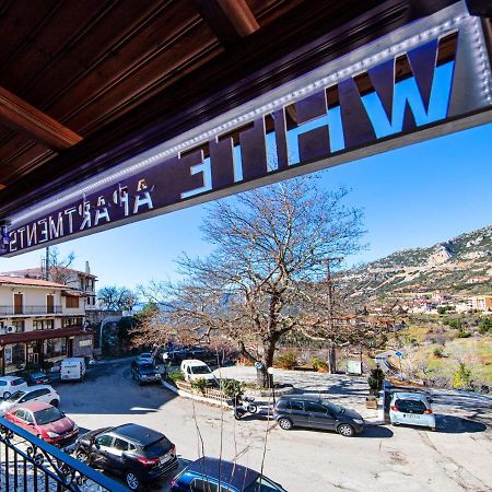 Deluxe Apartments By White Hills Arachova Exterior foto
